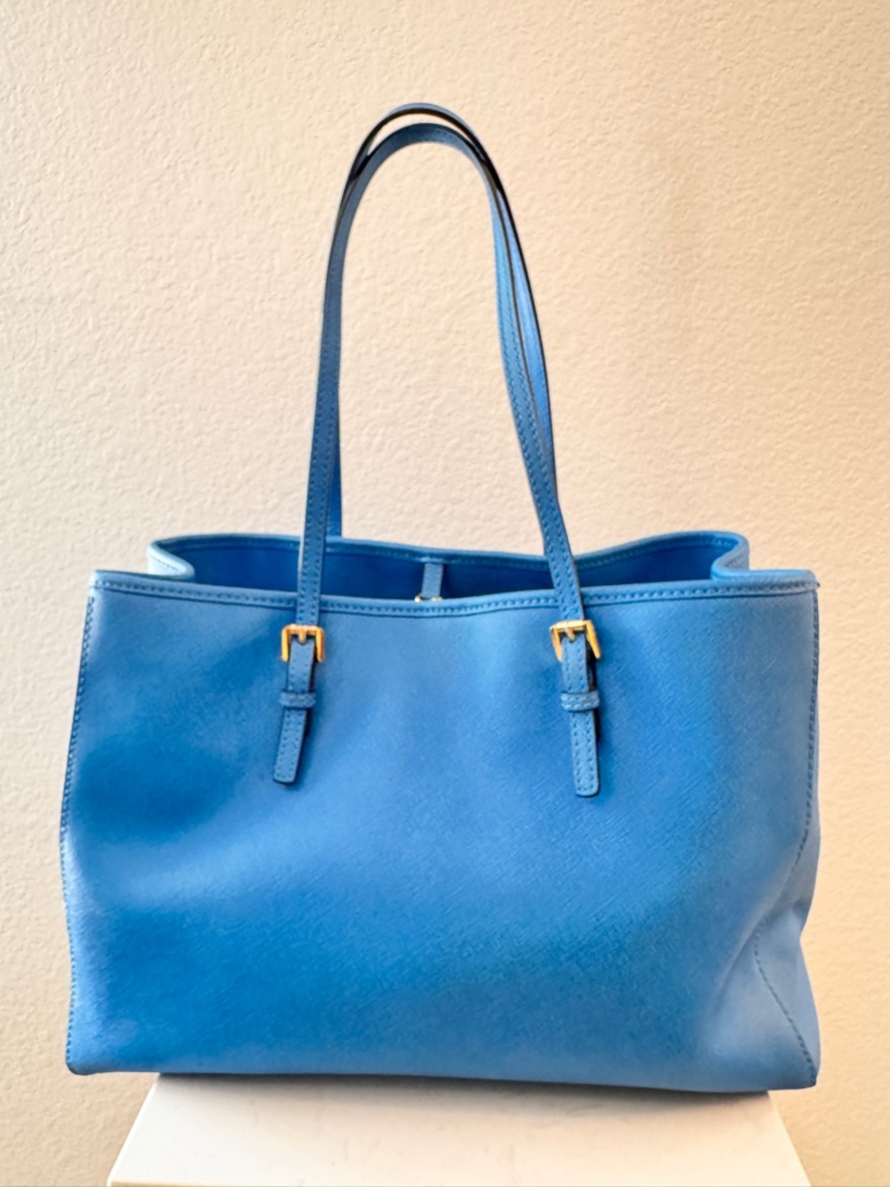 Michael Kors Bright Blue Saffiano Leather Tote with Gold Hardware - Picture 2 of 9